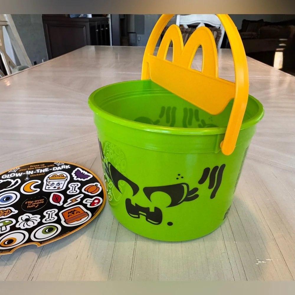2025 McDonald’s Halloween Boo Bucket – Green Goblin Face Design